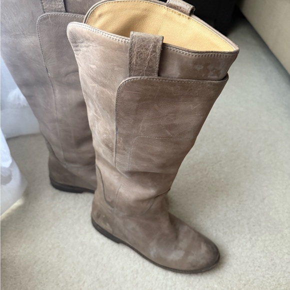Frye Tan Heeled Boots Knee-High Seamless Design - Picture 4 of 9